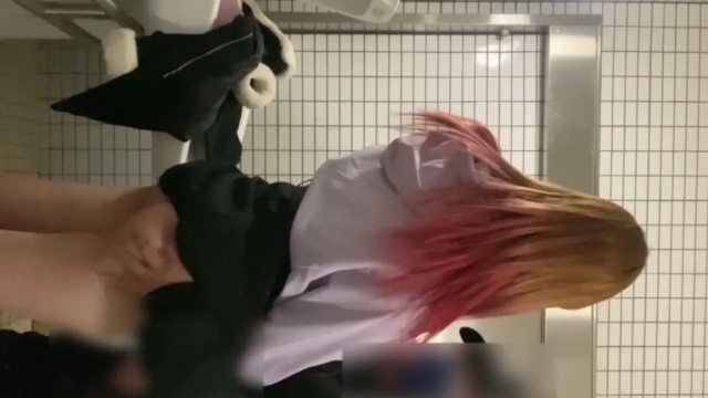 色白長身巨乳ちゃんとトイレで生ハメsex前編